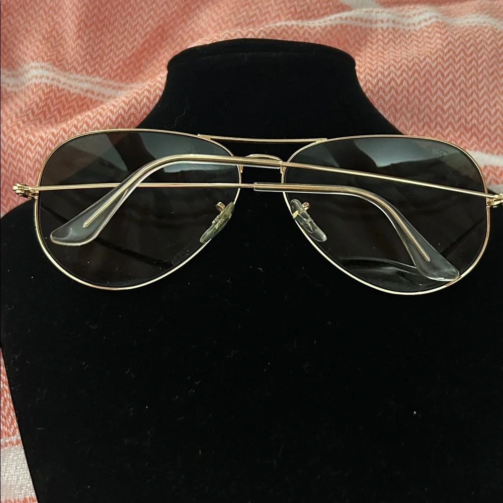 Ray-Ban Classic Gold Aviator Shades
